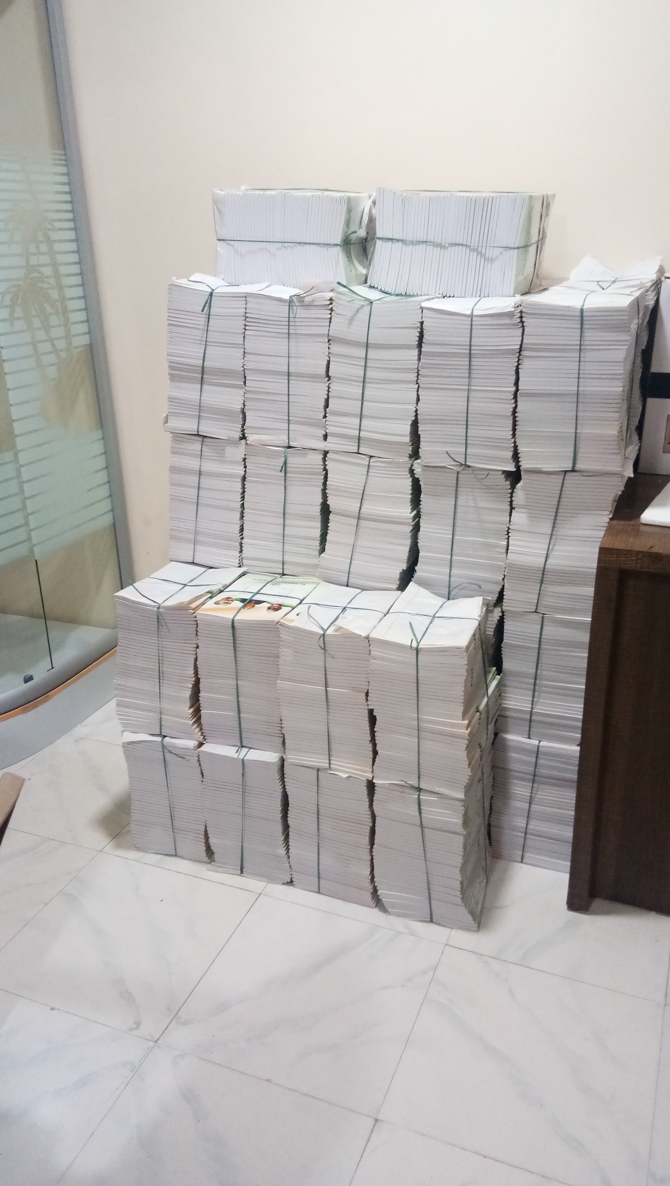 Note Books Distribution · 4